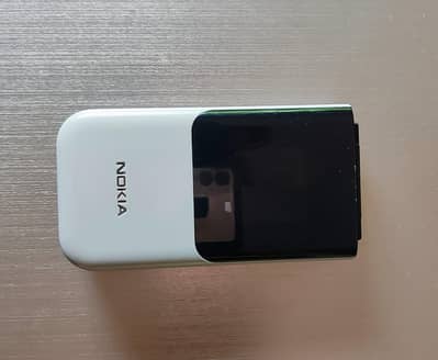 Nokia 2720 Flip