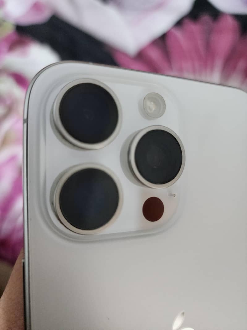 iPhone 15 pro max 1