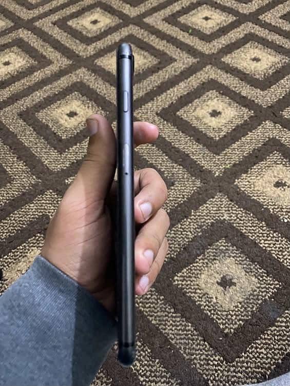 Apple iPhone 8 Plus 2