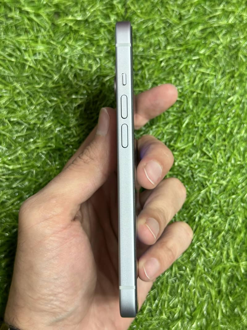 Apple iPhone 15 3