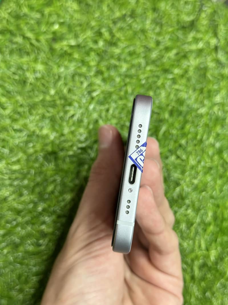 Apple iPhone 15 5