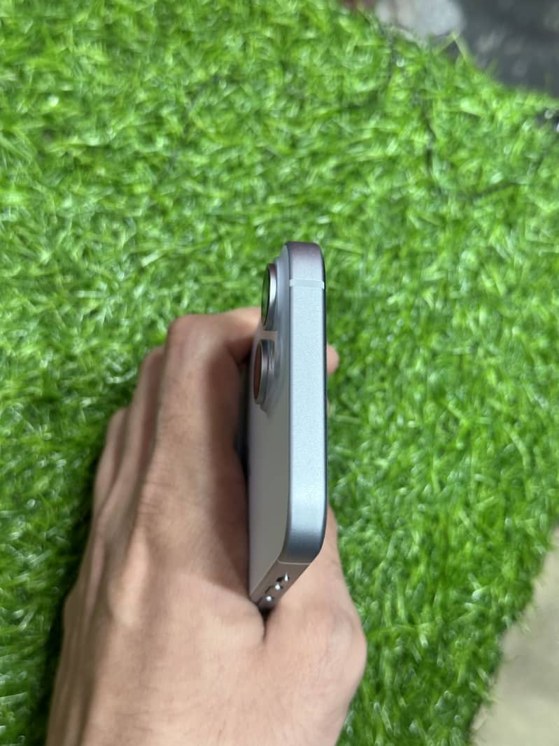Apple iPhone 15 6
