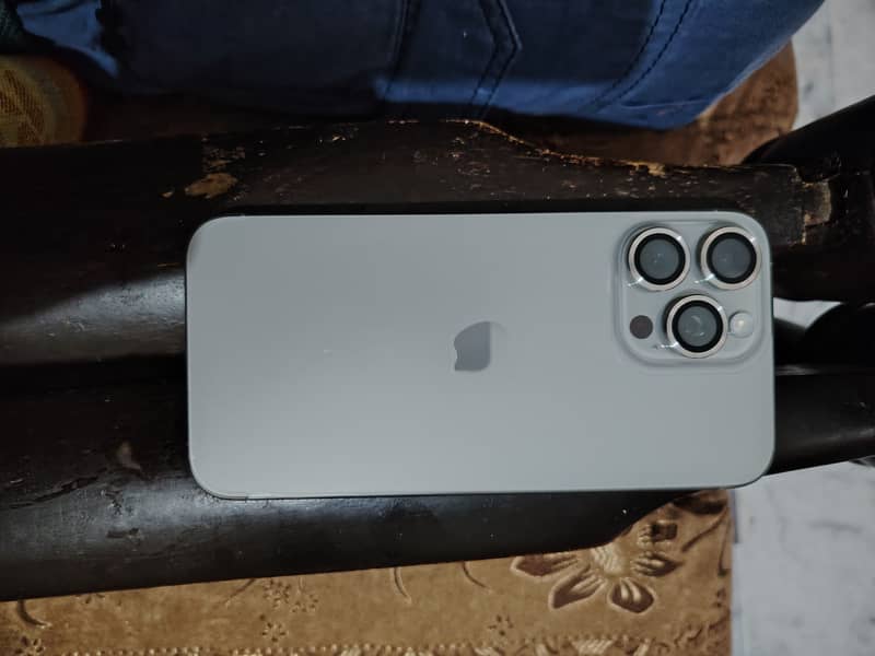 iPhone 15 pro max 1