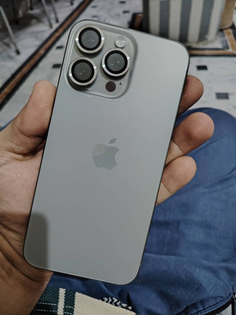 iPhone 15 pro max 2