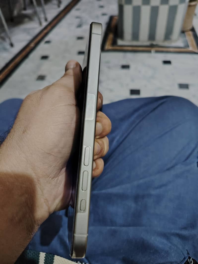 iPhone 15 pro max 3