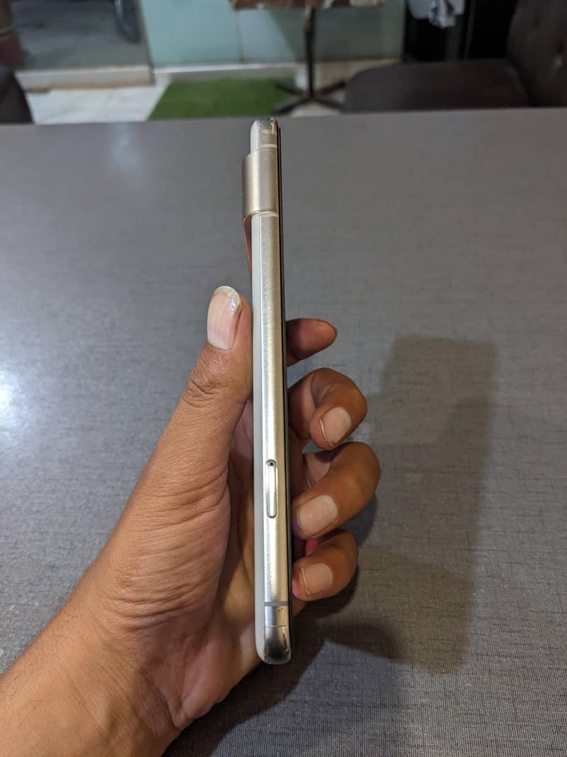 Google Pixel 8 Pro 6