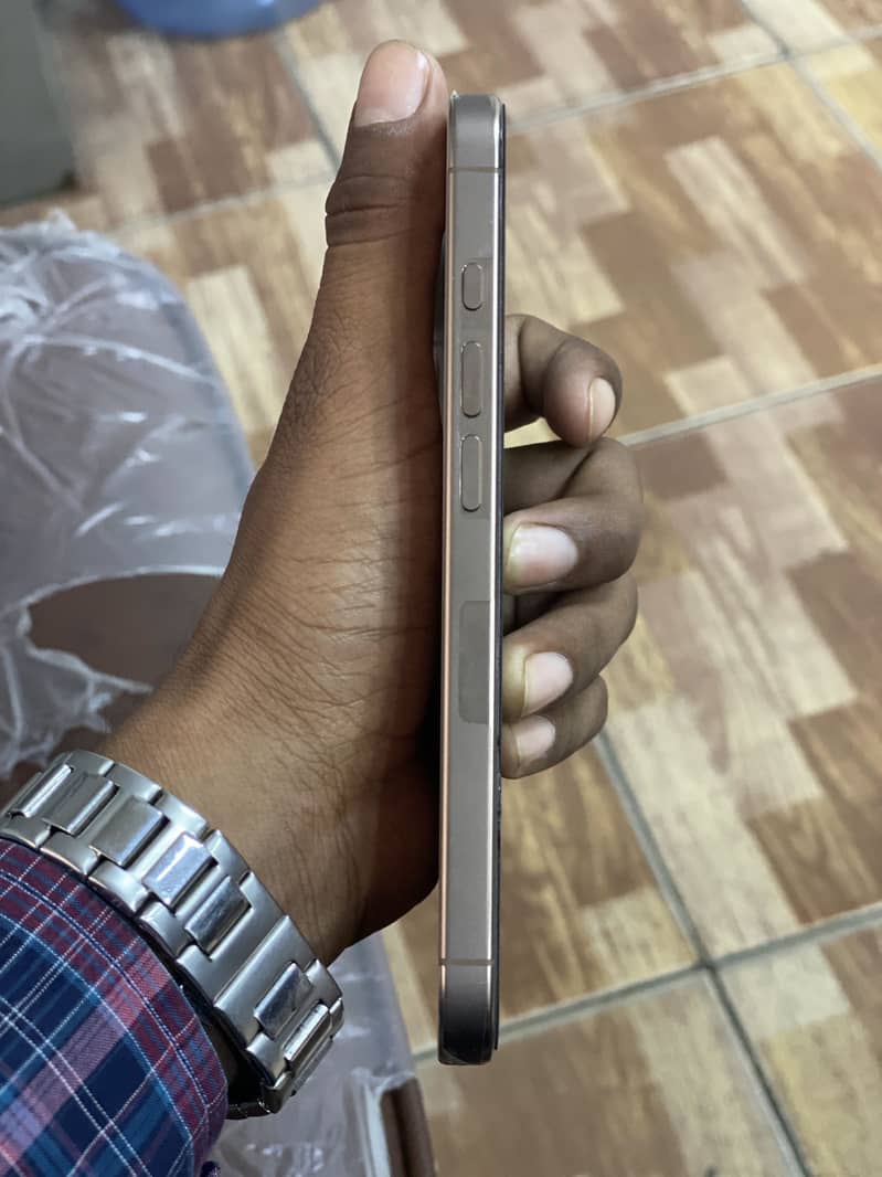 Iphone 16 pro 1