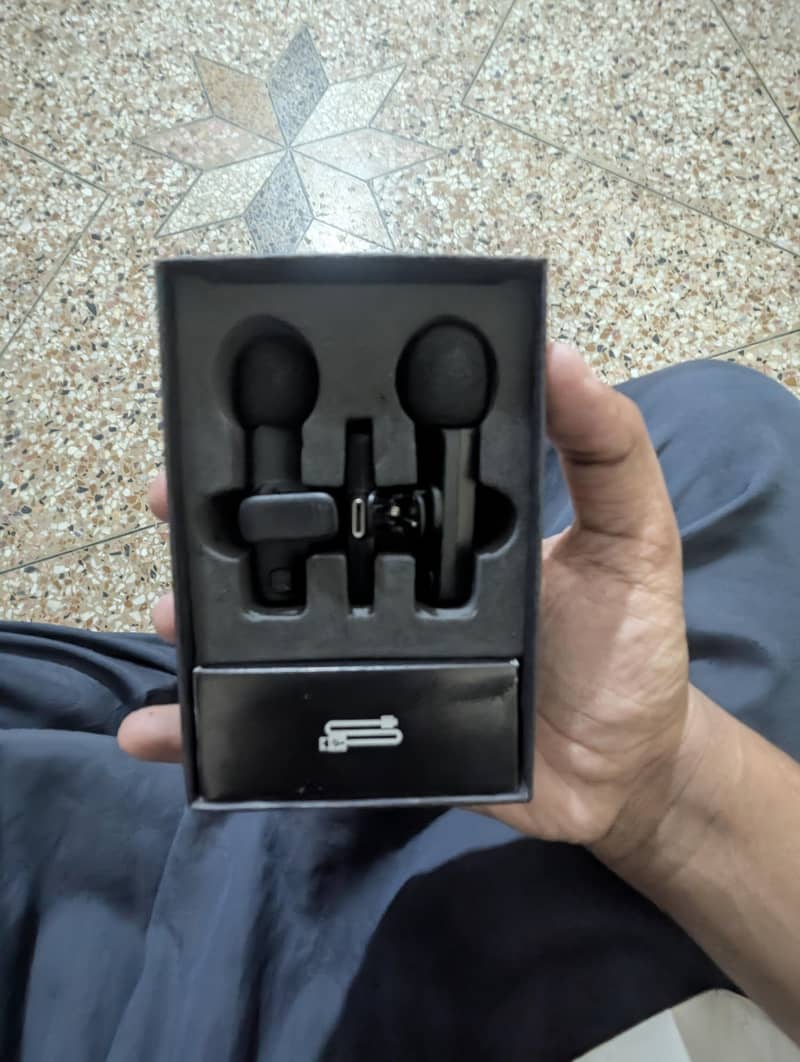 M11 multipurpose Bluetooth microphone 3