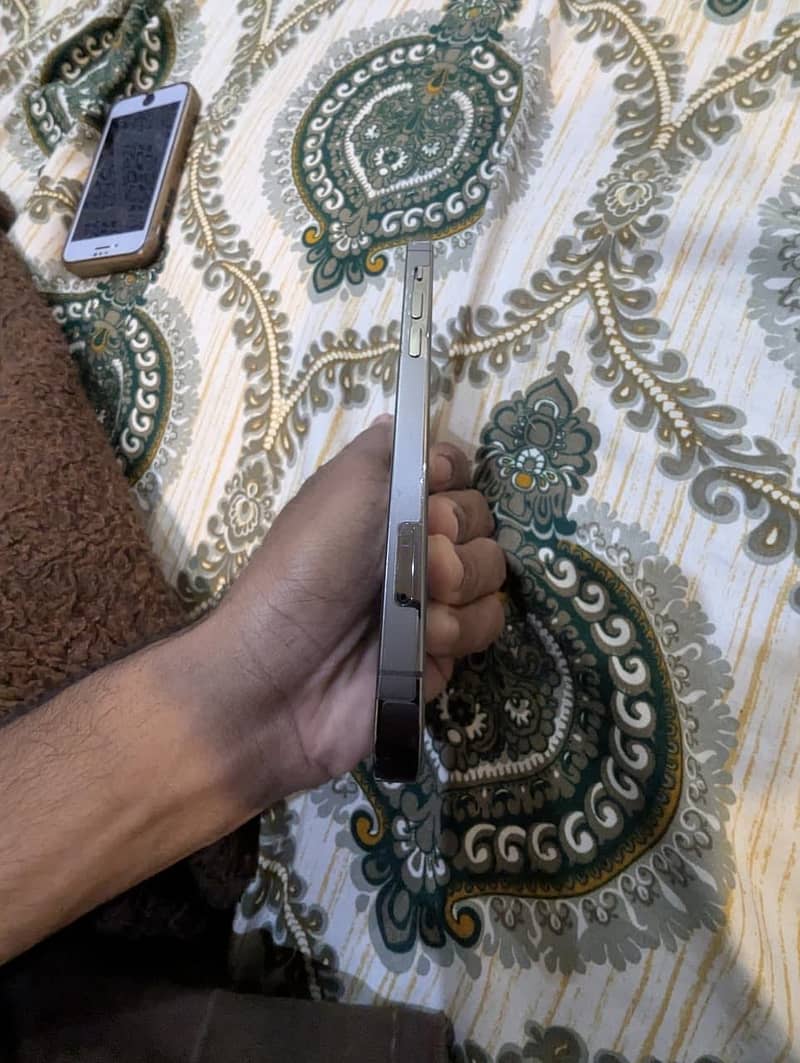 iPhone 12 pro 1