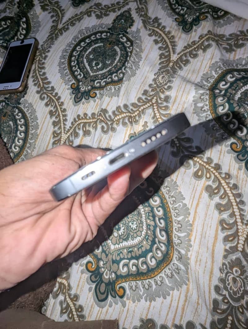 iPhone 12 pro 3