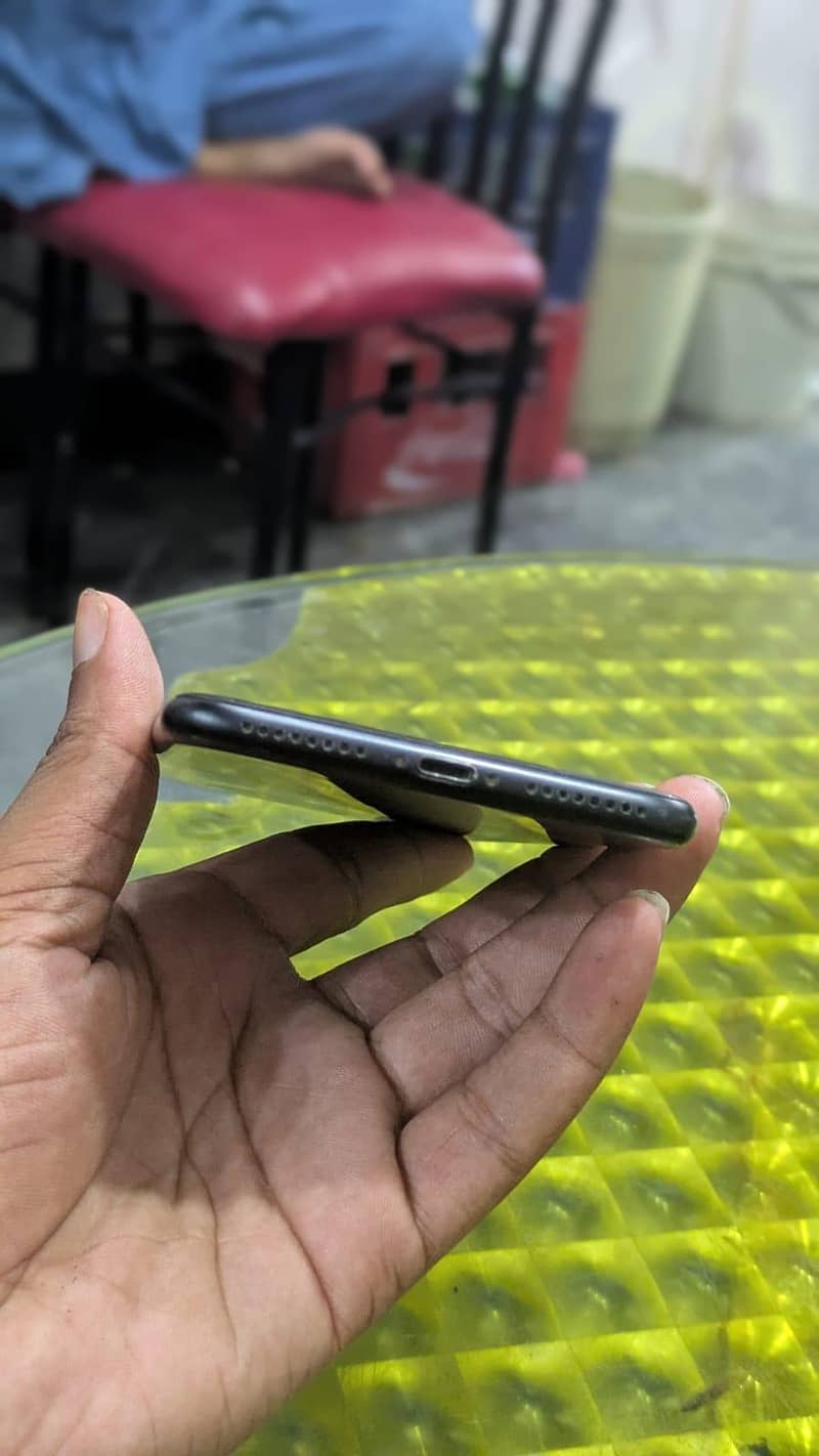 Apple iPhone 7 Plus 4