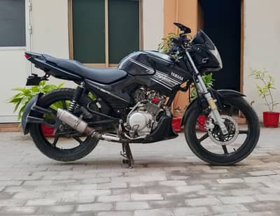 Yamaha YBR 2016 Japnees | Fully Loaded | 28500 Km Driven