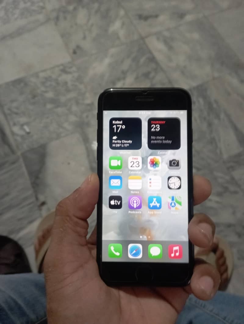 Apple iPhone 7 0