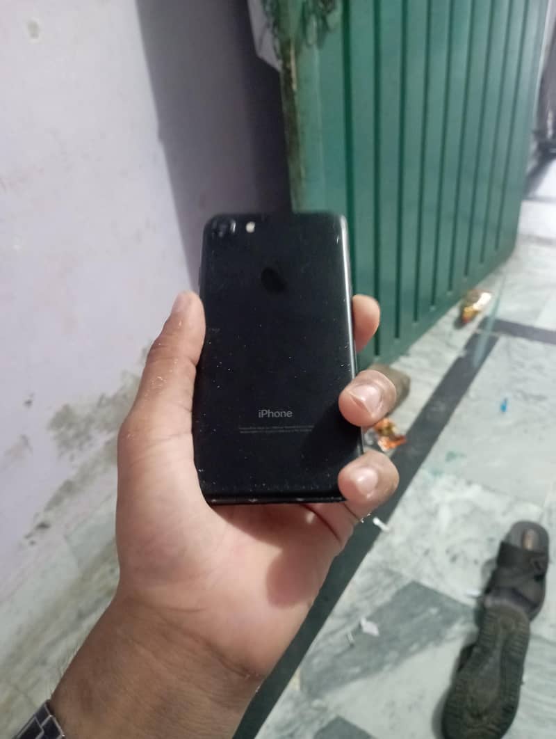 Apple iPhone 7 2