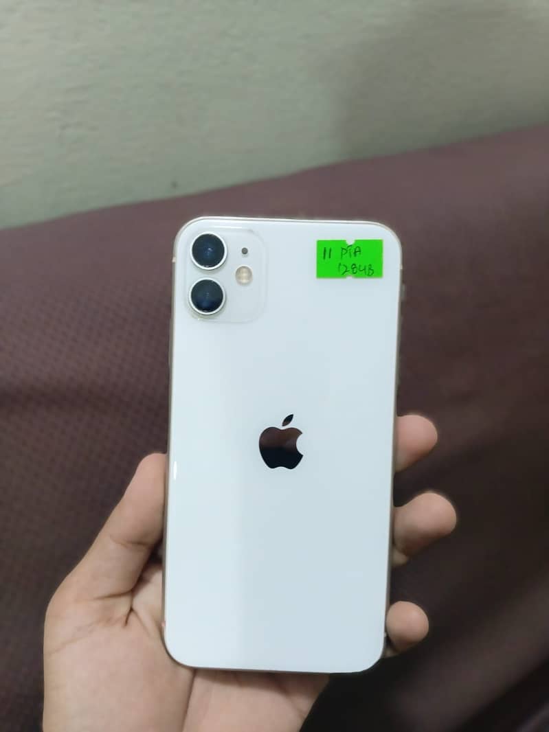 Apple iPhone 11 0