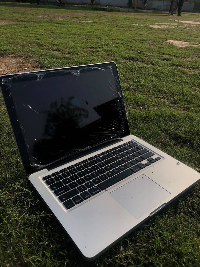 MacBook 2010 3