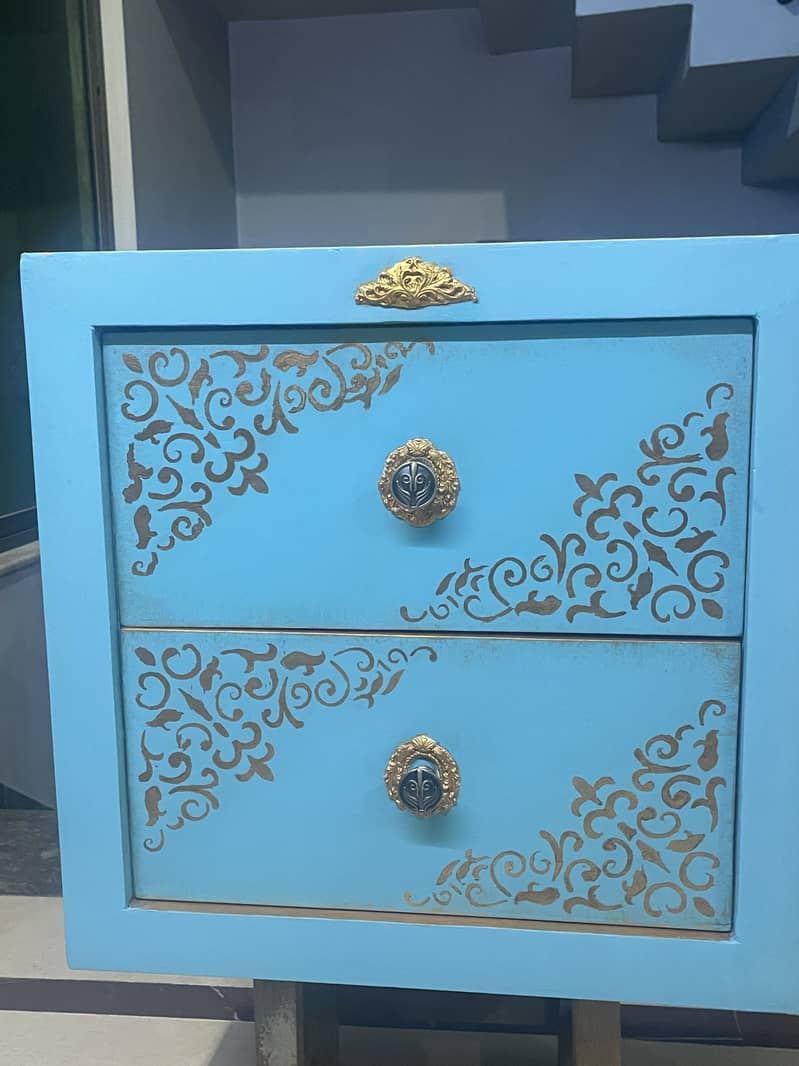 Side table 1