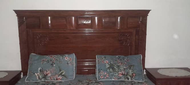 Soled Woden Furniture only 6 month use, Looks like new.
