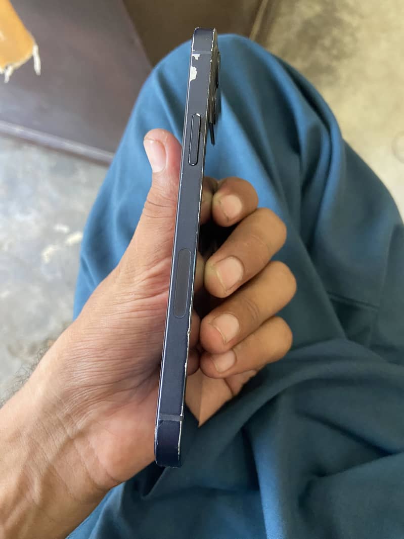 Apple iPhone 12 mini 6