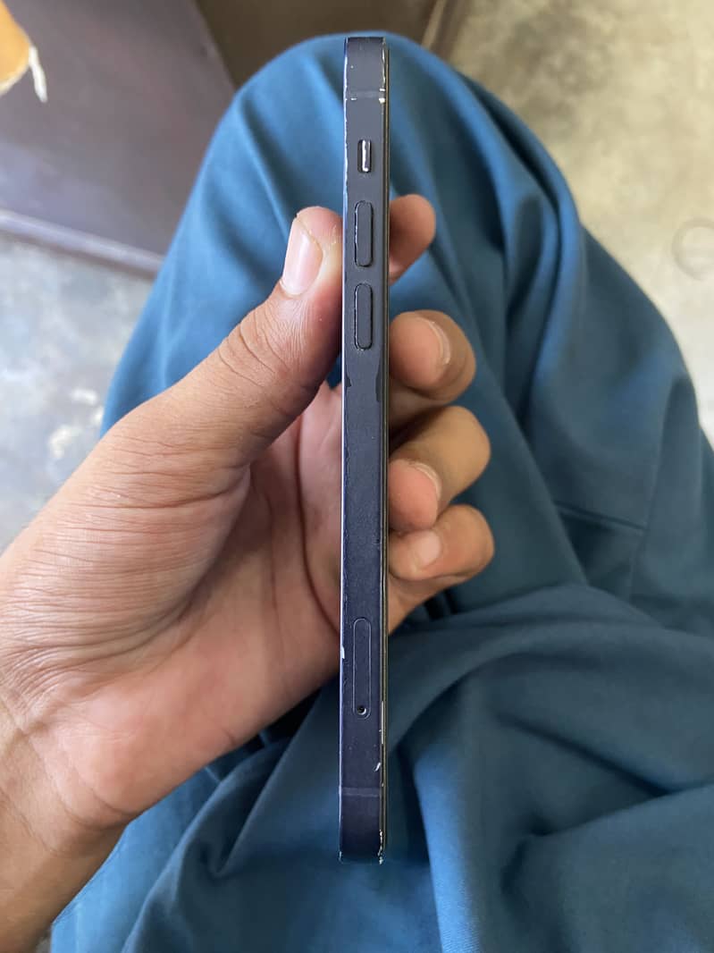 Apple iPhone 12 mini 7