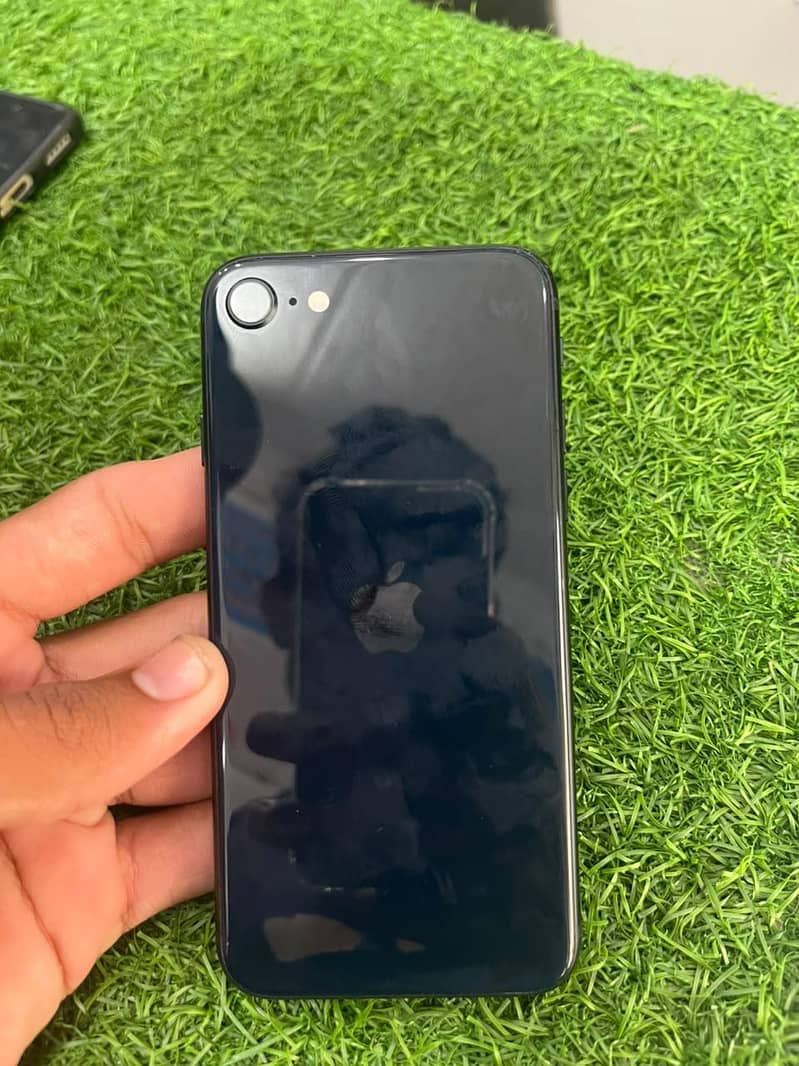 Apple iPhone se 3rd 0