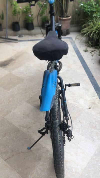 Land Rover mountain bike