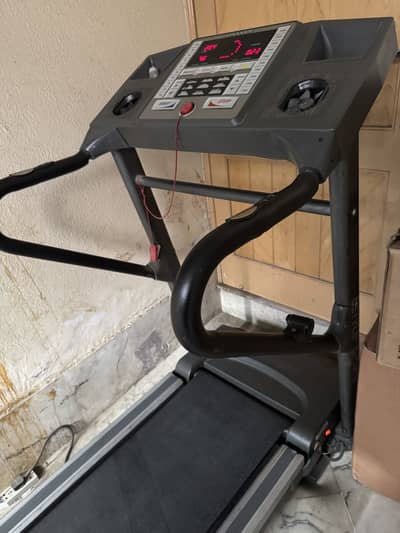 Treadmill U style in very Good working condition