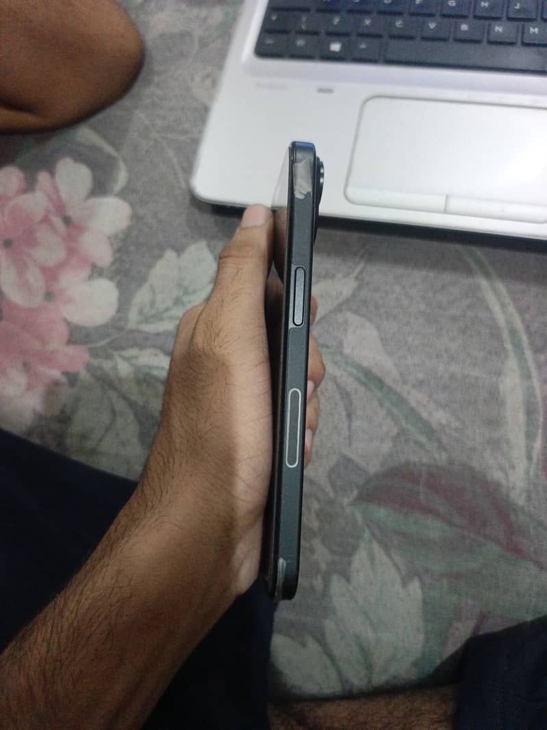 Apple iPhone 15 3