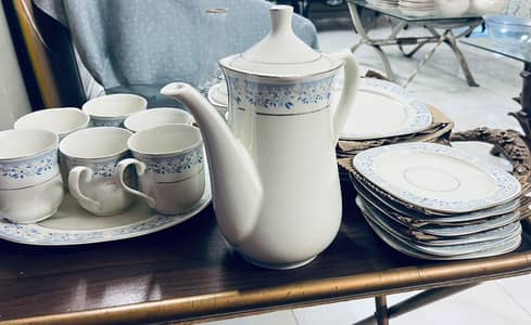 Tea sets and dishes