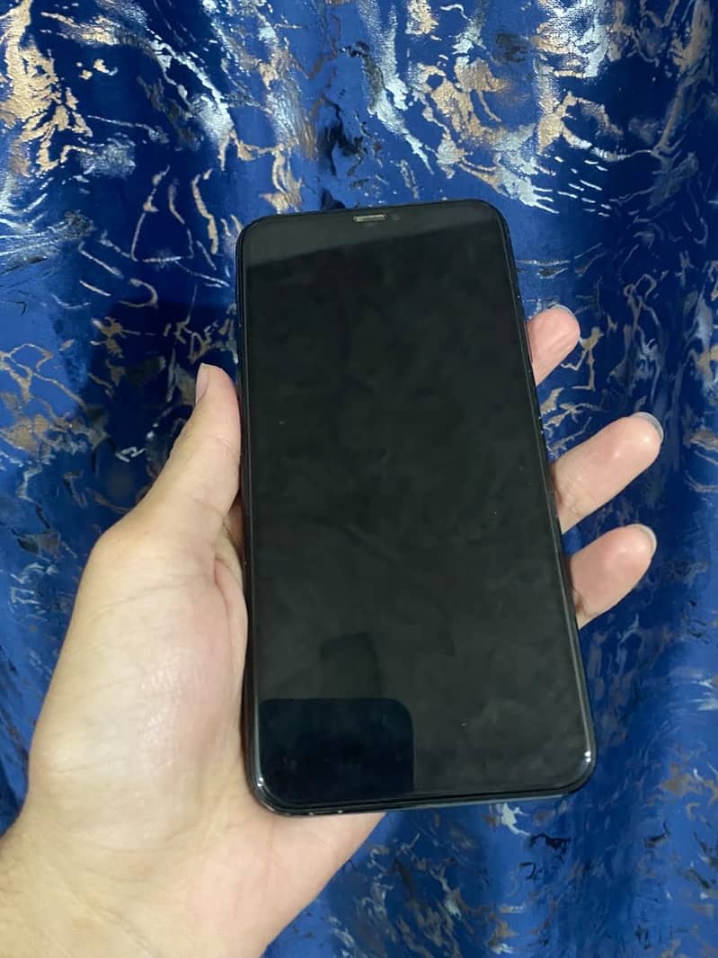 iphone 11 pro max 2