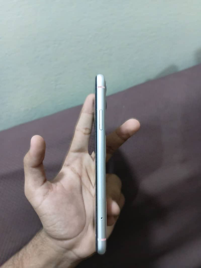 Apple iPhone 11 1