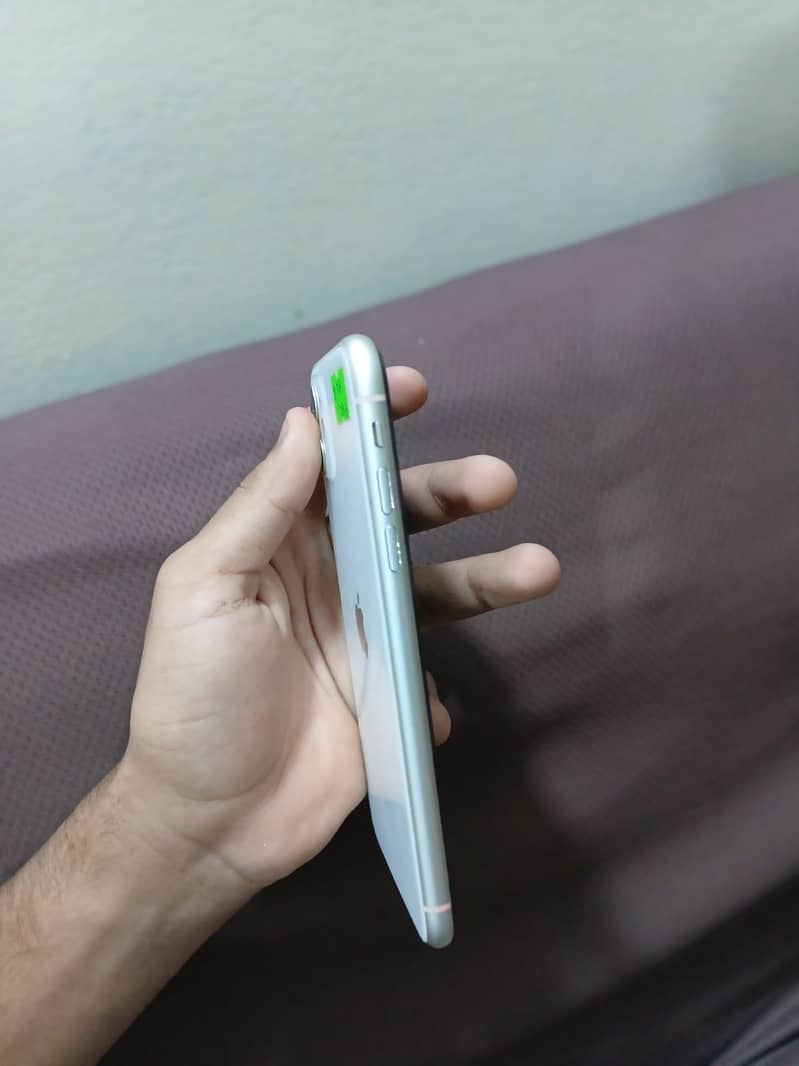 Apple iPhone 11 2