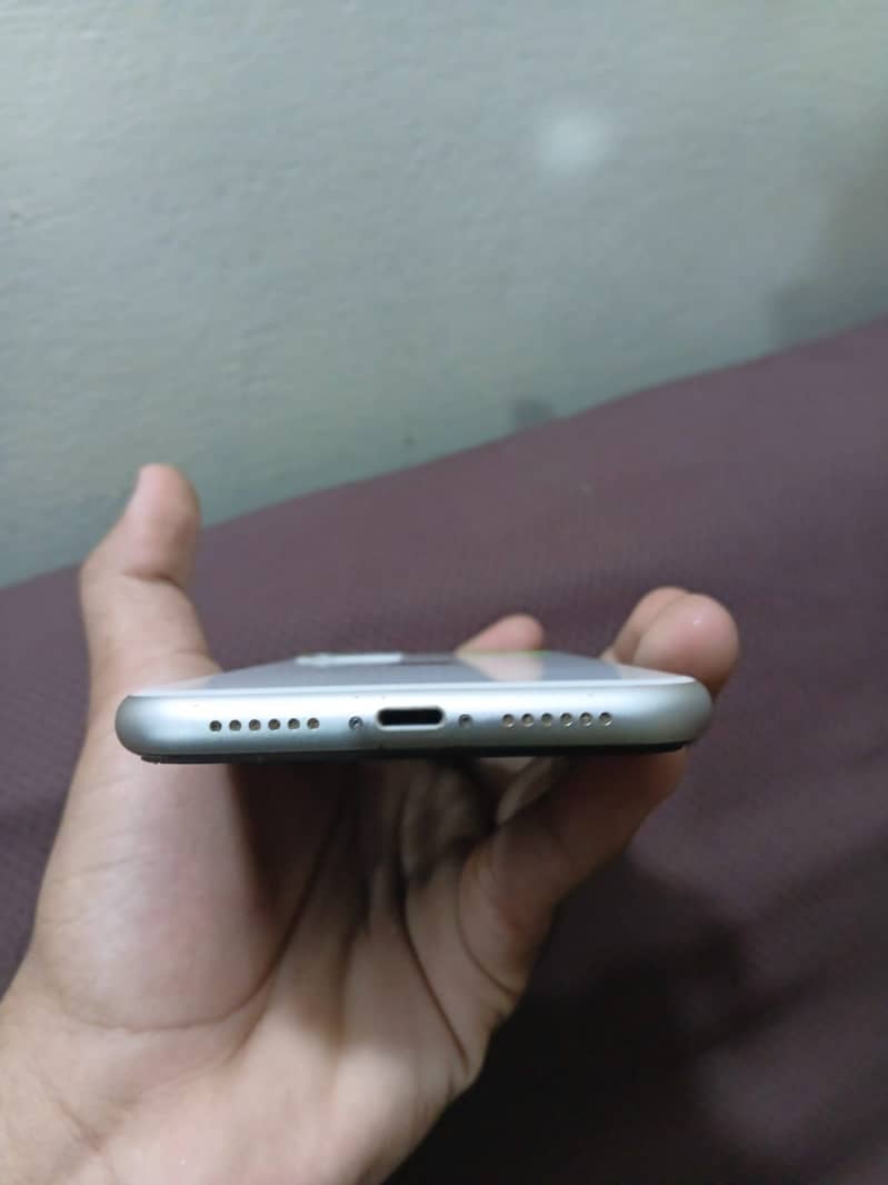 Apple iPhone 11 5