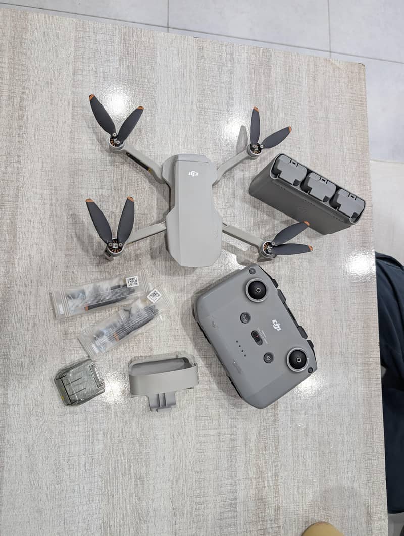 DJI MINI 2 COMBO 0