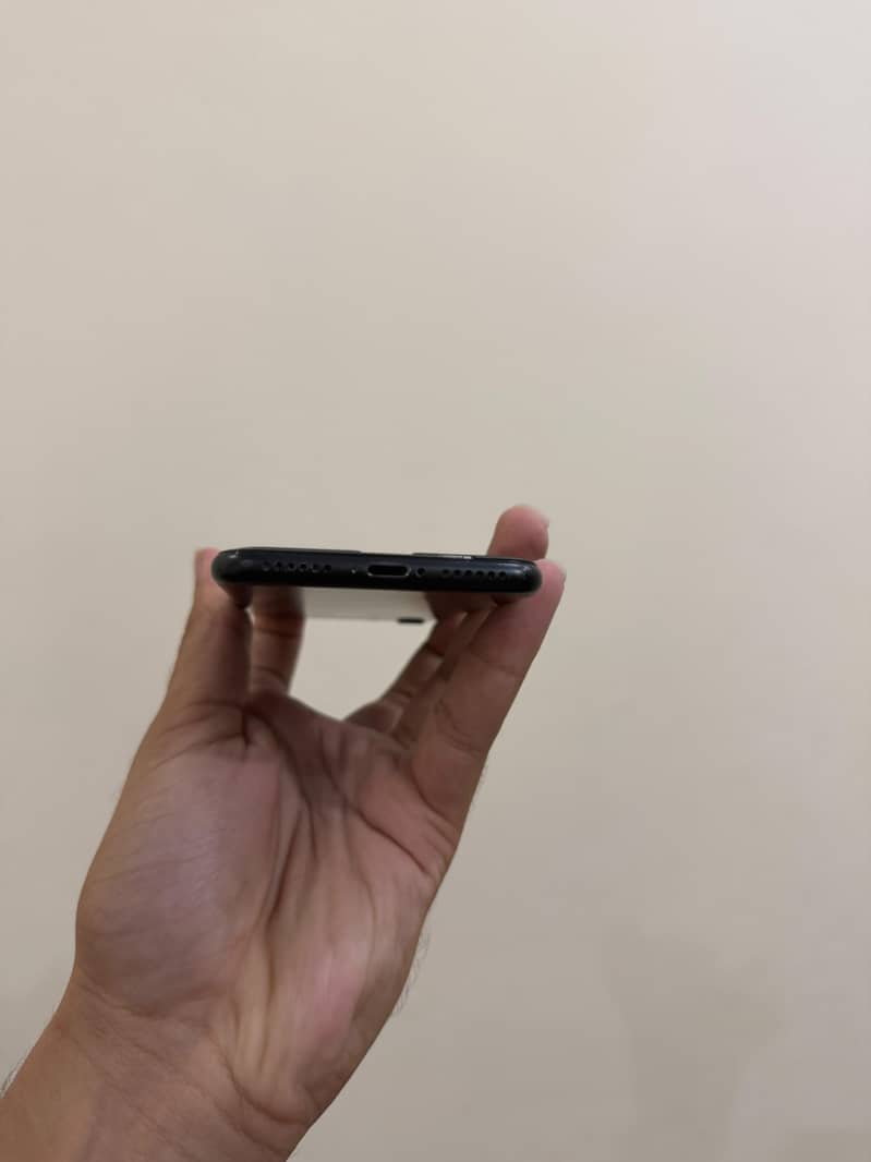 Apple iPhone 7 1