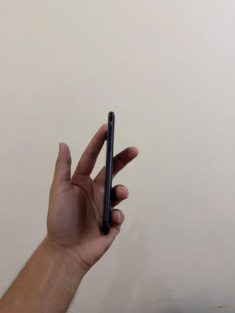 Apple iPhone 7 2