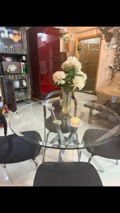 Zubaida by Concepts Glass Dining Table with 4 Chairs –