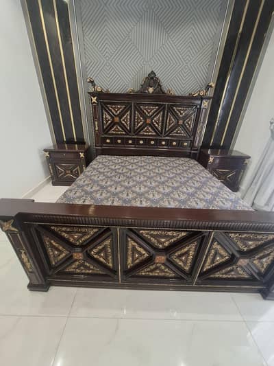 pure chinioti bed with side tables and dressing table