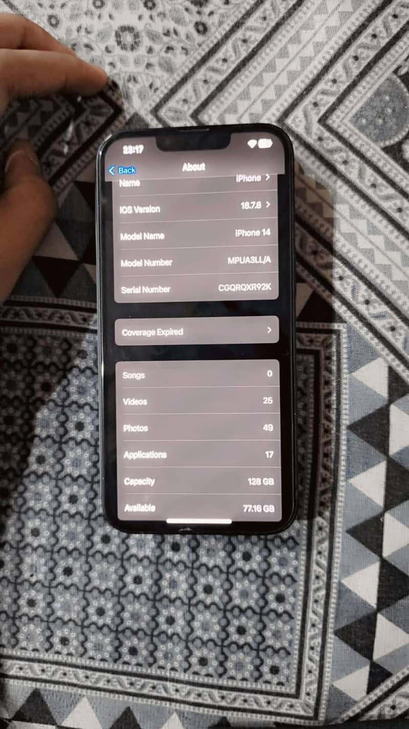 iPhone 14 3
