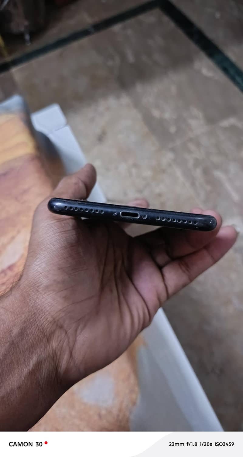 Apple iPhone 7 Plus 3
