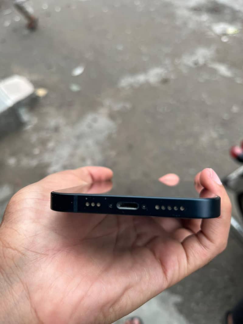 Apple iPhone 13 1