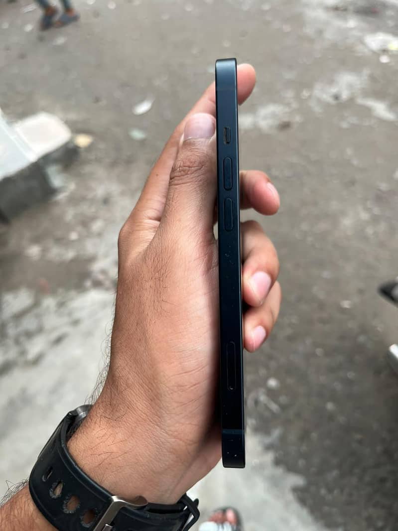 Apple iPhone 13 3