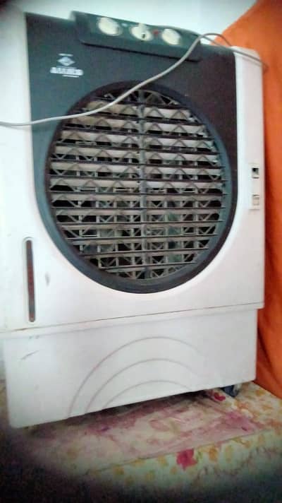 plastic air colar good condion