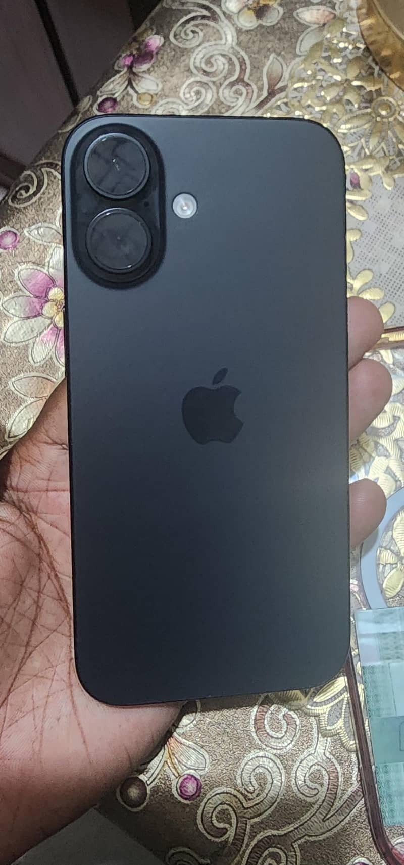 Apple iPhone 16 1