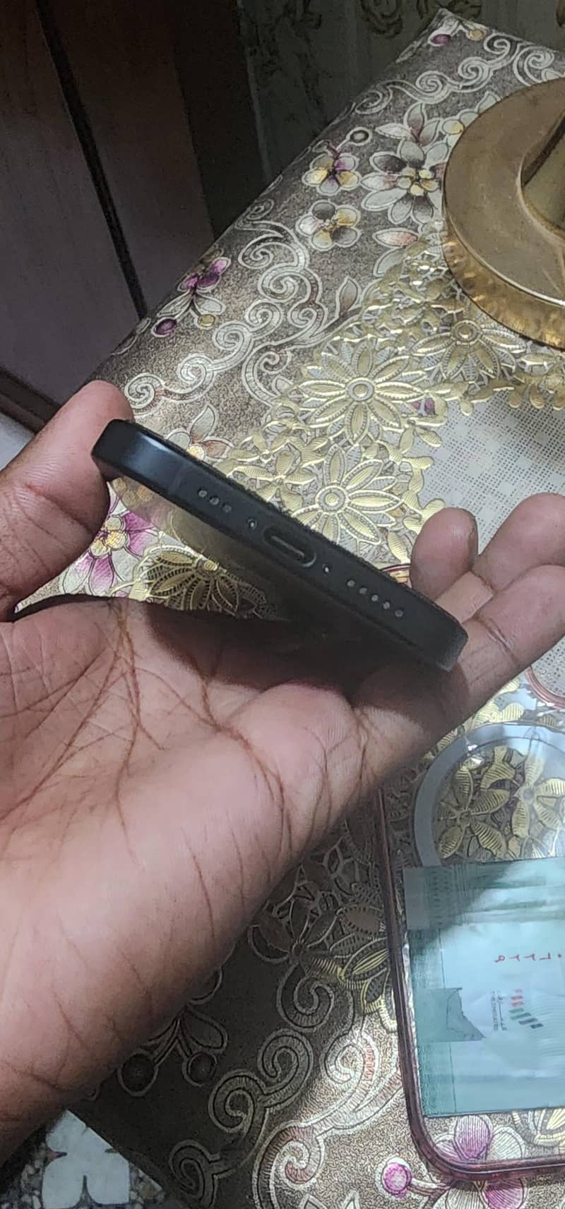 Apple iPhone 16 4