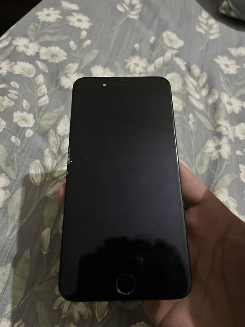 Apple iPhone 8 Plus 3