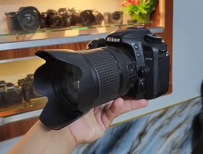 Nikon d7500 (4k) (10/10++) | Nikon 18-140mm vr (Shutter count 8k only)