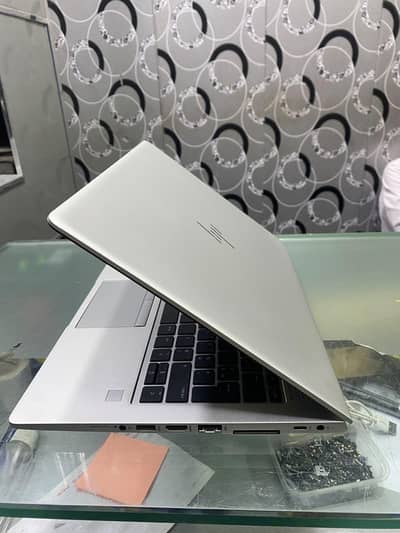 HP EliteBook 830 G5 (Touch Screen)