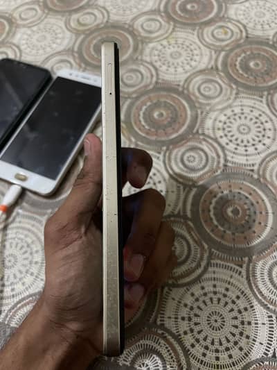 Tecno spark 20c