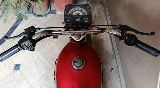 Dhoom YD 70